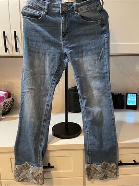 Ankle Crop Jeans in Faded Blue with Embroidered Hem (0037)